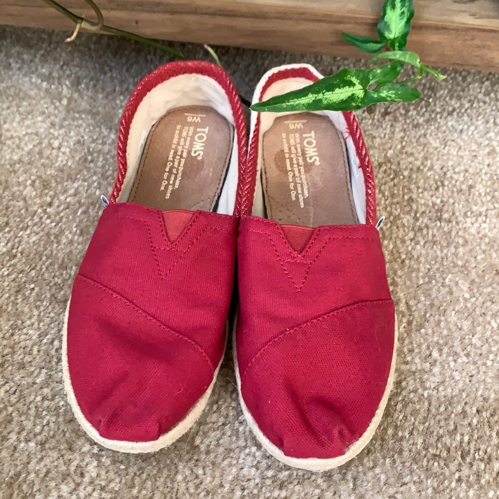 Toms Classic Alpargata Slip On Shoes Sandals Sneakers Red  White Stripes Sz 6